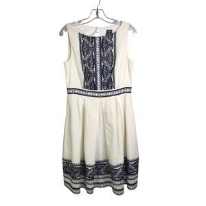 Taylor Dress Womens Size 6 White/Navy Blue Keyhole‎ Back Crewneck Sleeveless